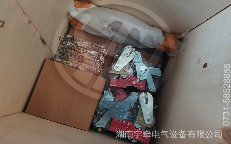 礦用井下電機(jī)車配件出口 2.jpg